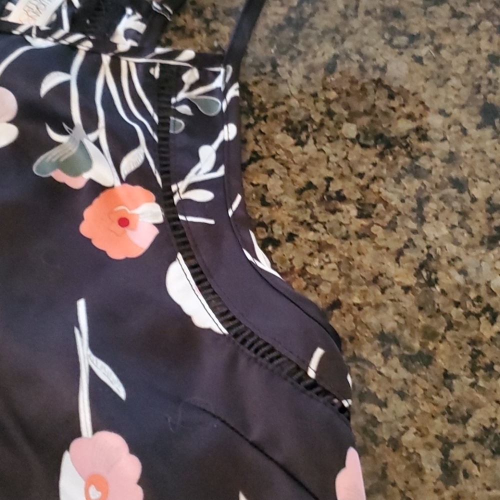 Black Floral Top with adjustable straps - Picture 9 of 14